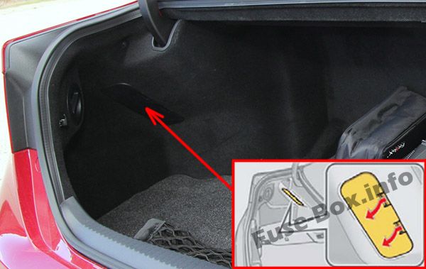 Schema cutiei de siguranțe Lexus GS450h 2013-2017 - 8