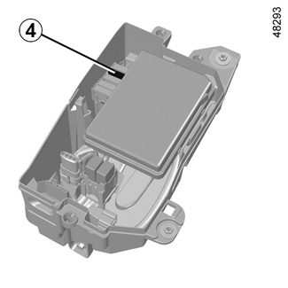 Cutia de siguranțe în compartiment motor - 2